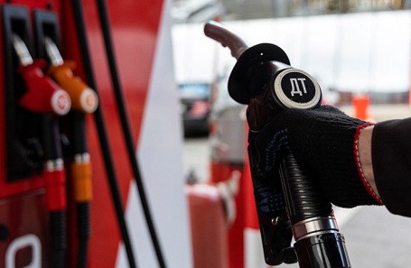 Правительство предложило повысить заградительную пошлину на экспорт нефти Правительство предложило повысить заградительную пошлину на экспорт нефти