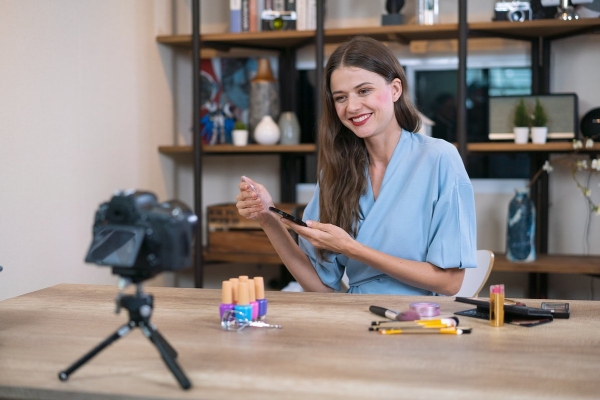 Россиянам запретят размещать рекламу товаров и услуг в Instagram. Как это перевернет жизнь малого бизнеса? Россиянам запретят размещать рекламу товаров и услуг в Instagram. Как это перевернет жизнь малого бизнеса?