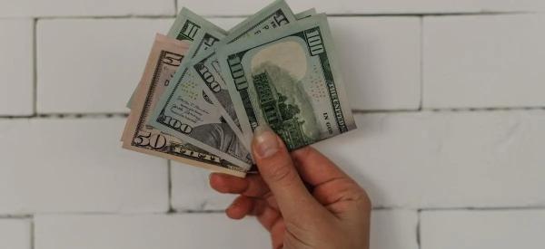 Решение Минфина обвалит рубль: когда курс доллара приблизится к 100?