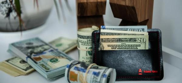 Курс доллара стабилизируется на новой отметке: прогноз на следующую неделю