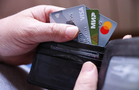 ЦБ поддержал идею ограничить количество банковских карт до десяти на клиента ЦБ поддержал идею ограничить количество банковских карт до десяти на клиента