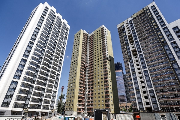 «Людям подрезали крылья» Россияне отдают последние деньги ради квартир и тонут в долгах. Что заставляет их идти на этот риск?