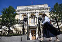 Россияне ринулись брать кредиты Россияне ринулись брать кредиты