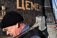 Волна банкротств рискует накрыть строительный рынок России. Кто будет строить доступное жилье для россиян?