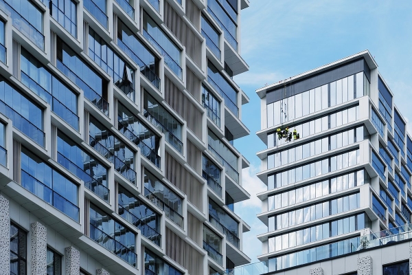 Волна банкротств рискует накрыть строительный рынок России. Кто будет строить доступное жилье для россиян?