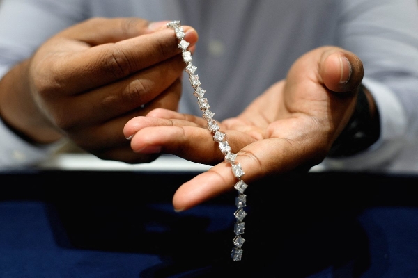 Всего одно решение Трампа стало приговором для мировой алмазной промышленности. Сотни тысяч человек потеряют работу