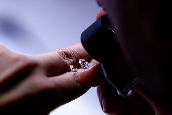 Всего одно решение Трампа стало приговором для мировой алмазной промышленности. Сотни тысяч человек потеряют работу