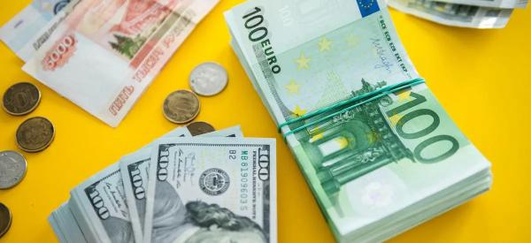 Кризис во Франции обвалит евро? Трейдеры резко изменили свои прогнозы Кризис во Франции обвалит евро? Трейдеры резко изменили свои прогнозы