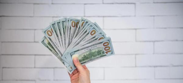 Доллар под Новый год: прорвется ли курс выше отметки 90 рублей?