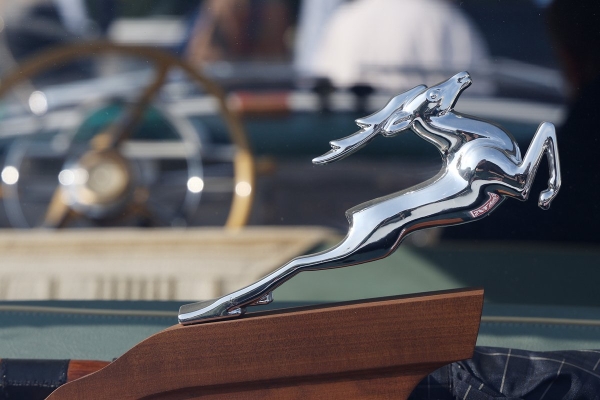 Ностальгия россиян по прошлому превратилась в бизнес. Кто и как на этом зарабатывает?