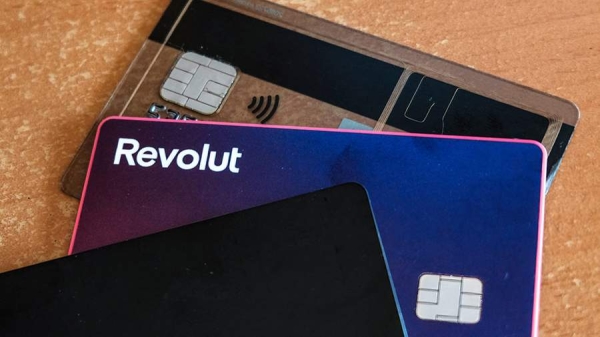 
                    СМИ сообщили о блокировке счетов россиян в ЕС банком Revolut

        