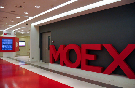 Рынок акций и рубль завершили неделю в умеренном плюсе