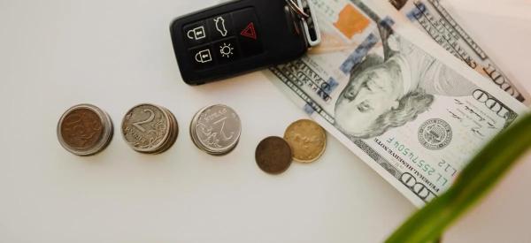 Что будет с долларом и ставкой до конца 2025 года: прогнозы с инвестфорума