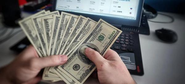 Ноябрь укрепит доллар: чем закончится осень для рубля?