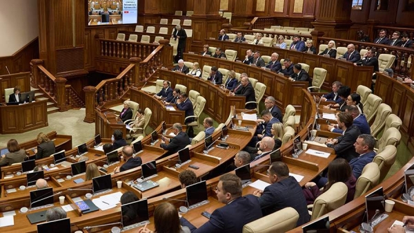 Экс-премьер Молдавии раскрыл схему хищения средств государства правящей партией
Экс-премьер Молдавии раскрыл схему хищения средств государства правящей партией