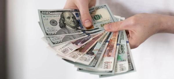 79-82 рубля за доллар в декабре: эксперты дали полный прогноз на конец года 79-82 рубля за доллар в декабре: эксперты дали полный прогноз на конец года