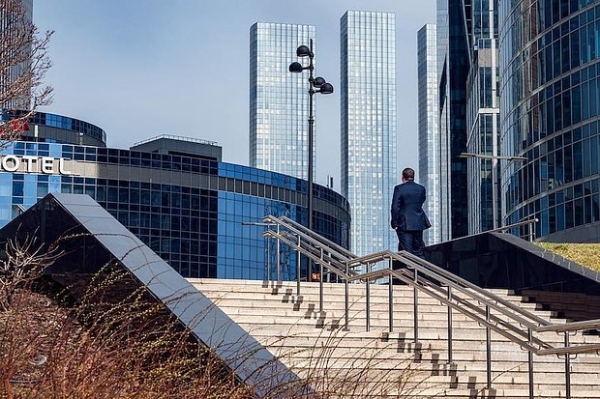 Люди по всему миру теряют интерес к работе. Что с ними происходит?