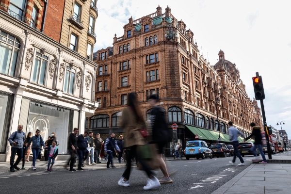 Опустошили Лондон. Миллиардеры массово уезжают из Великобритании. Что заставляет их искать новое убежище? Опустошили Лондон. Миллиардеры массово уезжают из Великобритании. Что заставляет их искать новое убежище?