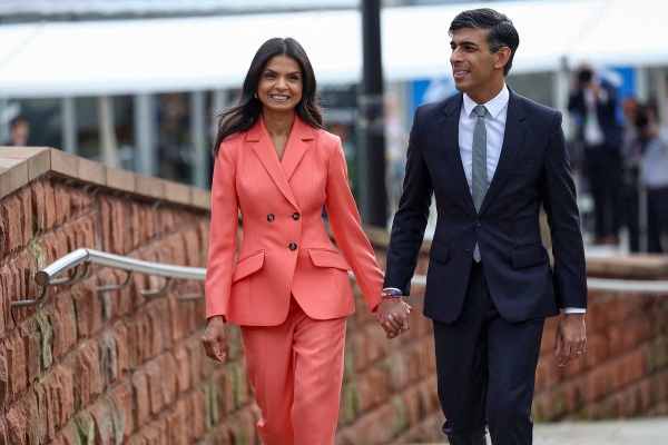 Опустошили Лондон. Миллиардеры массово уезжают из Великобритании. Что заставляет их искать новое убежище? Опустошили Лондон. Миллиардеры массово уезжают из Великобритании. Что заставляет их искать новое убежище?