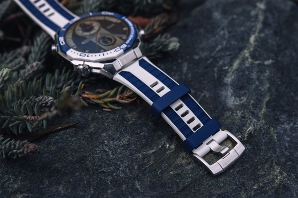 В России появились часы с eSIM. Как они помогут в путешествиях и на работе?