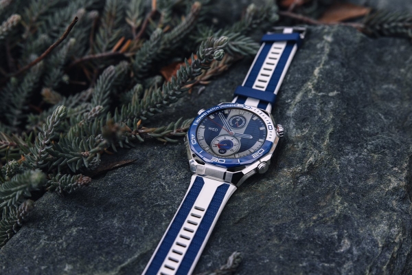 В России появились часы с eSIM. Как они помогут в путешествиях и на работе?