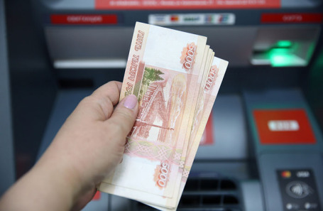 Банки усилили контроль при снятии крупных сумм наличных Банки усилили контроль при снятии крупных сумм наличных