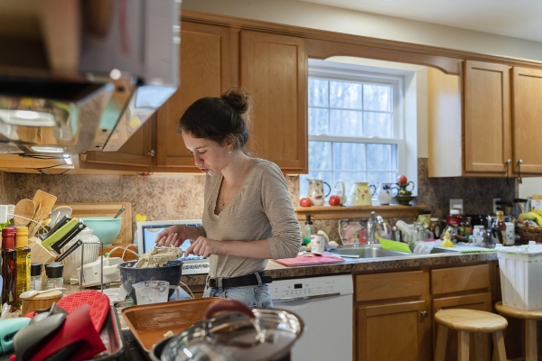 «До 100 тысяч рублей в месяц» Российских мужчин призывают выплачивать женам зарплату за домашний труд. Сколько стоит уют? «До 100 тысяч рублей в месяц» Российских мужчин призывают выплачивать женам зарплату за домашний труд. Сколько стоит уют?