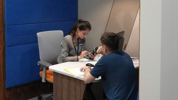 
                    Число банковских офисов в России сократилось почти на 1,7 тыс.

        