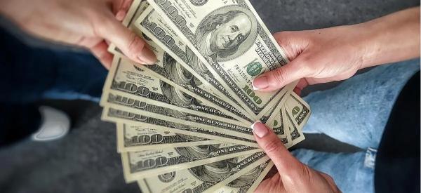 Обвал рубля до 90 за доллар: ждать ли резкого падения уже в первом квартале 2026?