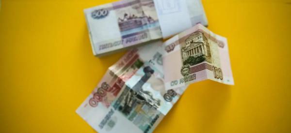 Банки резко снизили ставки по коротким вкладам