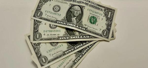 Минус 3 % за год – и это только начало: что ждет доллар при Трампе Минус 3 % за год – и это только начало: что ждет доллар при Трампе