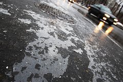 Петербуржец вышел на улицу и упал в яму с кипятком Петербуржец вышел на улицу и упал в яму с кипятком