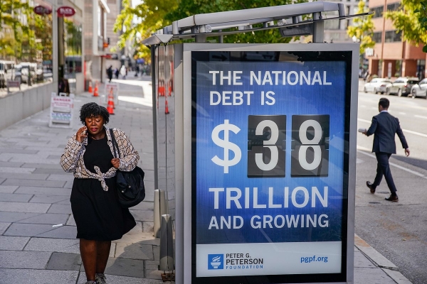 Война со всем миром. Доллар слабее с&nbsp;каждым днем. Почему Трамп не видит в&nbsp;этом проблемы?