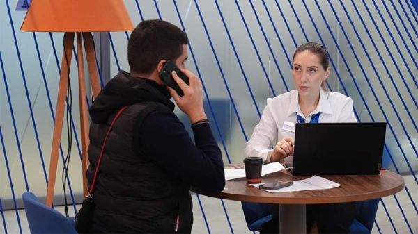 
                    Аналитики оценили работу банков с претензиями клиентов

        