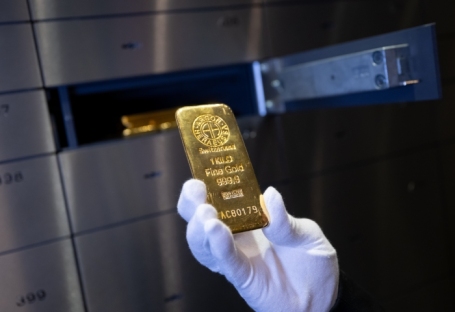 Россия вводит новые ограничения на вывоз наличных и золота Россия вводит новые ограничения на вывоз наличных и золота