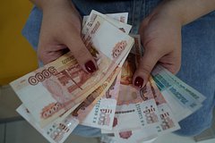 Россияне сняли со счетов максимальную сумму