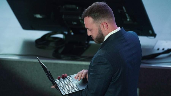 
                    Бизнес мигрирует в банки из &laquo;белых списков&raquo; из-за отключений интернета

        