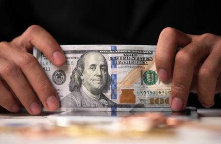 «Количество долларов увеличилось в нашей экономике, их надо продавать» — финансисты о причинах укрепления рубля «Количество долларов увеличилось в нашей экономике, их надо продавать» — финансисты о причинах укрепления рубля