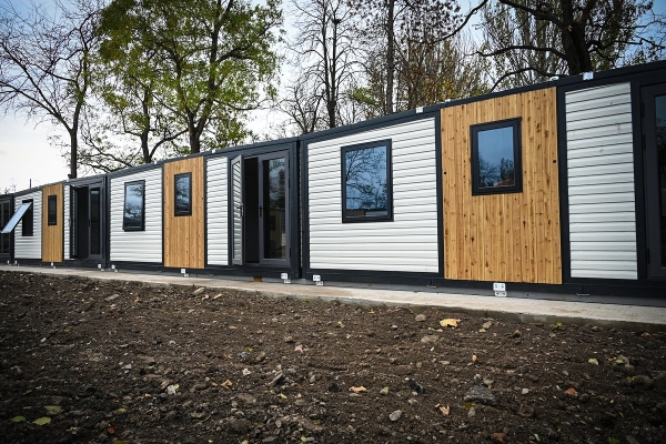 Россияне полюбили строить дачи из морских контейнеров. Почему модное жилье оказалось опасно для жизни? Россияне полюбили строить дачи из морских контейнеров. Почему модное жилье оказалось опасно для жизни?