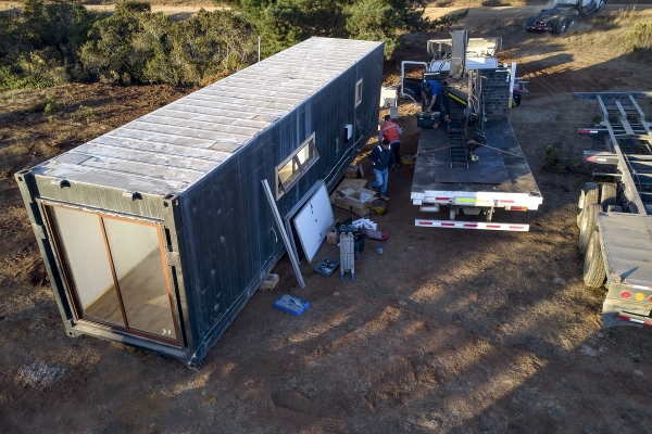 Россияне полюбили строить дачи из морских контейнеров. Почему модное жилье оказалось опасно для жизни? Россияне полюбили строить дачи из морских контейнеров. Почему модное жилье оказалось опасно для жизни?