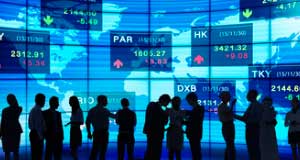Доллар ставит всё на карту. Евро и фунт ищут потолок перед очередным снижением