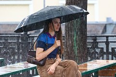 Москву после недельной жары накрыл мощный ливень с грозой