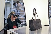 &laquo;Поколение с блестящей экономической интуицией&raquo; Зумеры сходят с ума по нишевым брендам и винтажу. Как они к этому пришли?