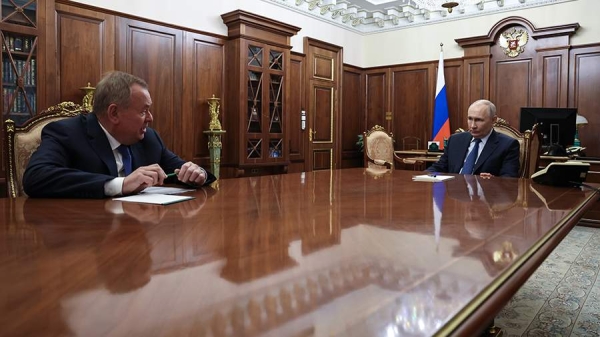 
                    Костин заявил Путину об устойчивости экономики России

        