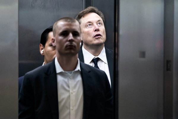 «Мы серьезные люди, делающие серьезное дело» В какое будущее ведут планету Маск и лидеры ИИ-революции, спорящие о «Терминаторе»? «Мы серьезные люди, делающие серьезное дело» В какое будущее ведут планету Маск и лидеры ИИ-революции, спорящие о «Терминаторе»?
