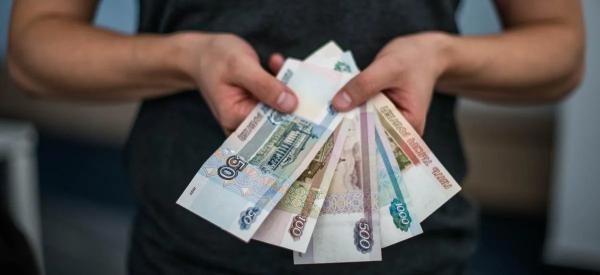 &laquo;Несите деньги в банки&raquo;: россиянам посоветовали открывать вклады на три-четыре месяца