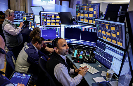 Российский фондовый рынок рухнул, Morgan Stanley повысил прогнозы цен на Brent. Обзор финансового рынка от 24 августа