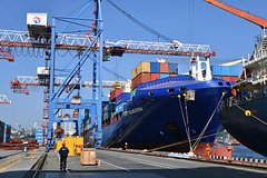 Российский логистический гигант отреагировал на атаку ВСУ в Черном море