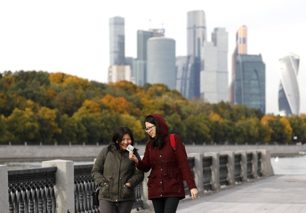 Китайцы начали скупать элитное жилье под Москвой. Правда ли, что при выборе дома они ищут защиту у черной черепахи?