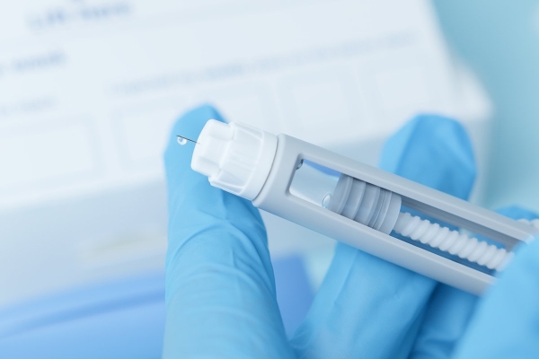 Российские производители инъекционных препаратов переходят на однодозовые средства доставки. Почему автоинжекторы безопаснее?